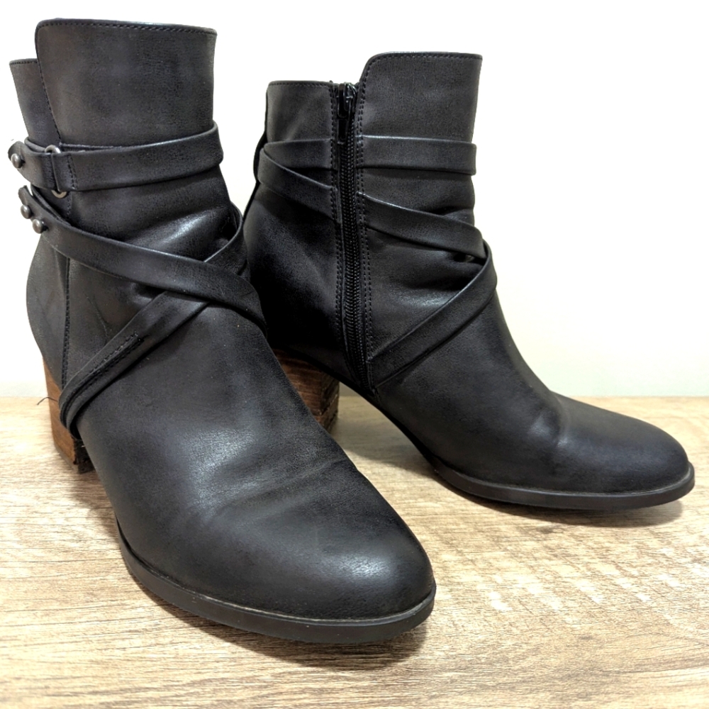 8" High Black Size 9-1/2 M Boots